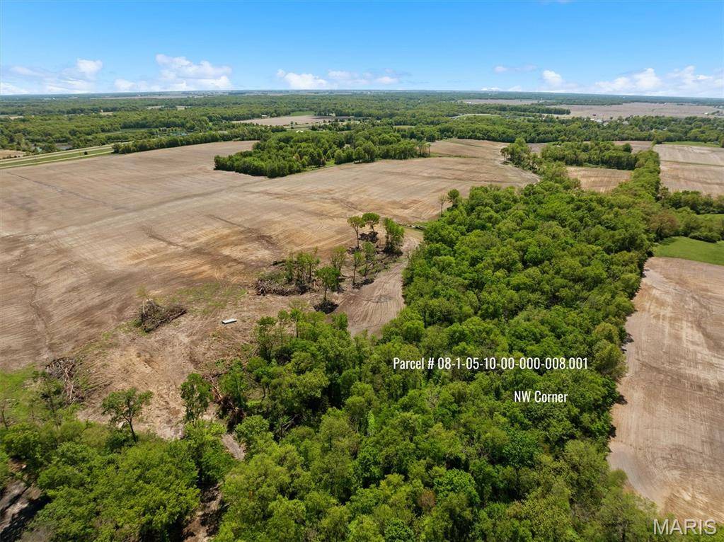 390 3rd ST, Staunton, IL 62088