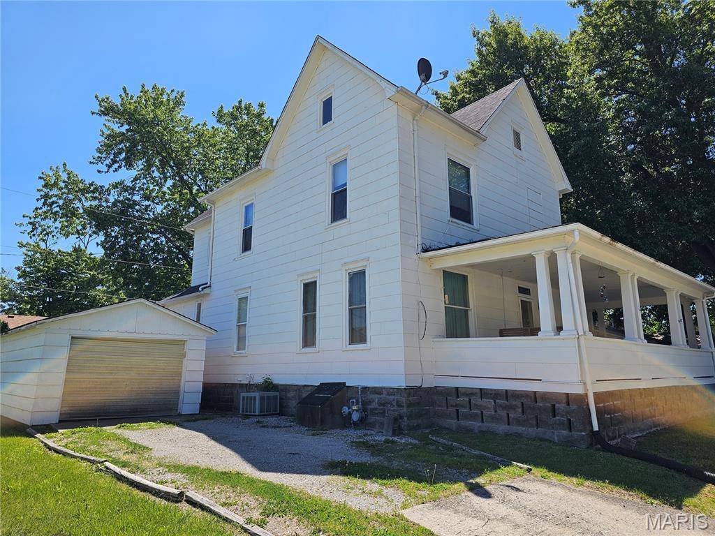 422 N Borders AVE, Marissa, IL 62257
