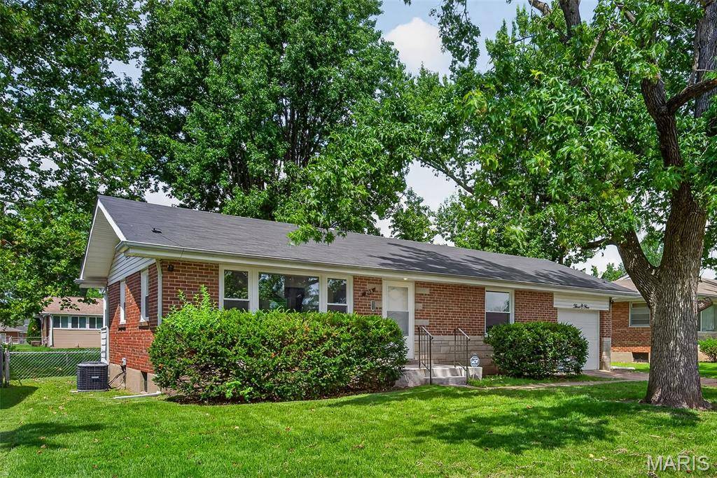 305 Ward DR, Ferguson, MO 63135