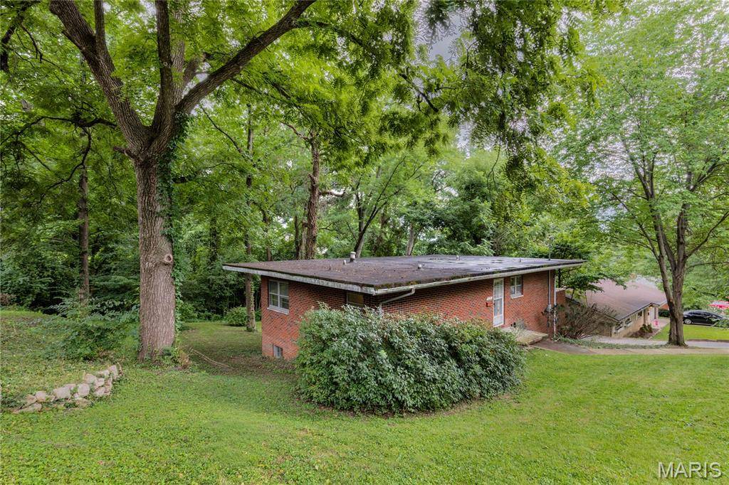 828 Willoway AVE, East Alton, IL 62024