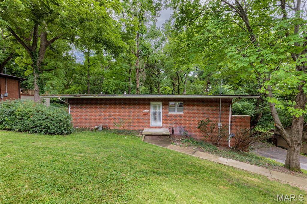 828 Willoway AVE, East Alton, IL 62024