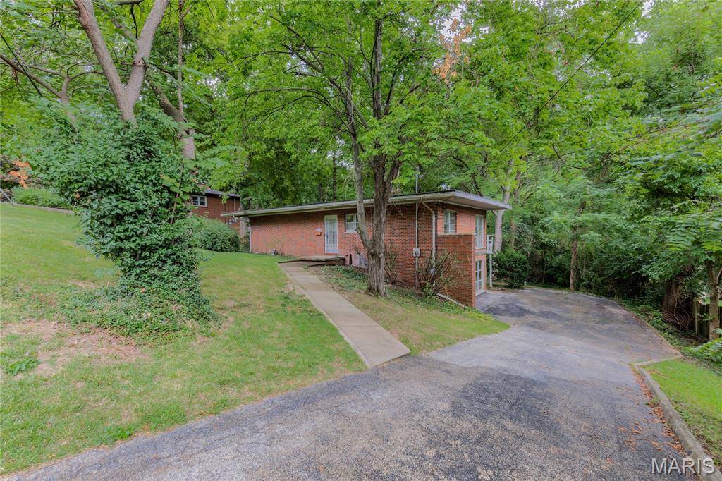 828 Willoway AVE, East Alton, IL 62024