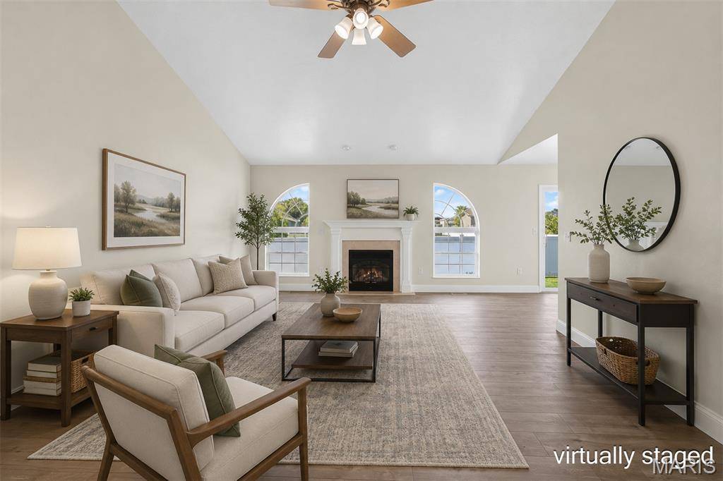 70 Bridgewater LN, Highland, IL 62249