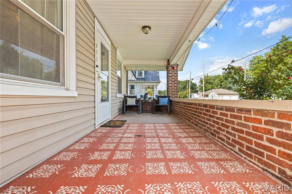 911 N Jefferson ST, Litchfield, IL 62056