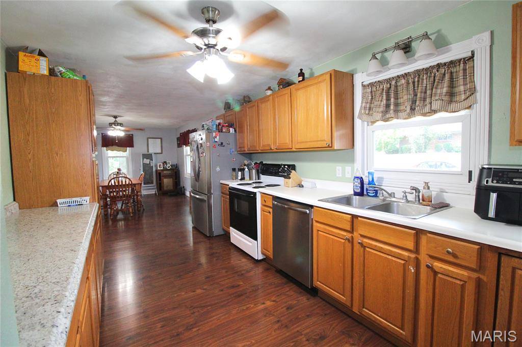822 Sparta ST, St Libory, IL 62282
