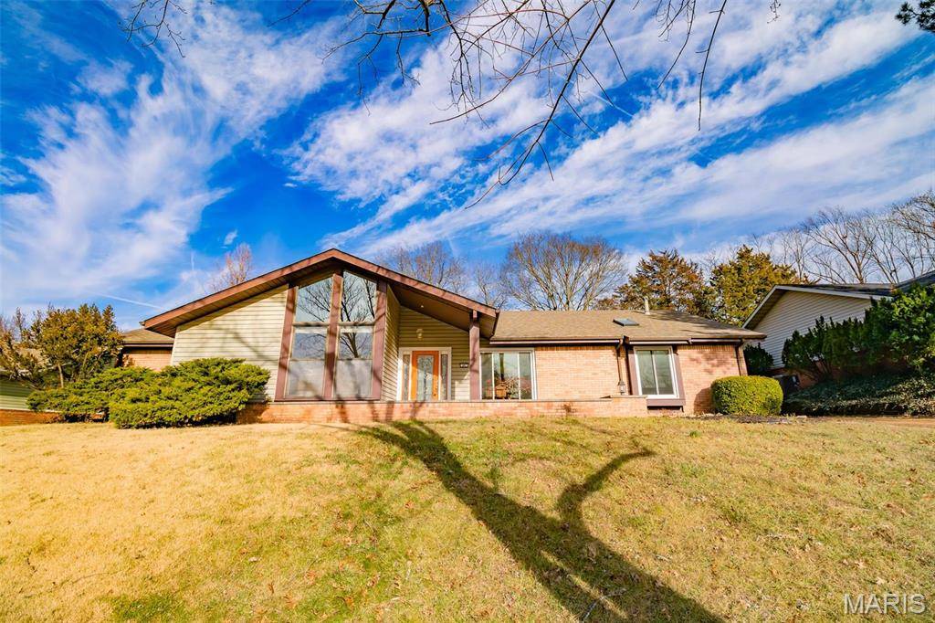 507 Glenmeadow DR, Ballwin, MO 63011