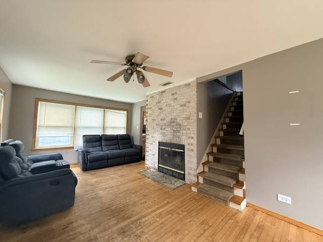 356 OAK AVE, Wood Dale, IL 60191