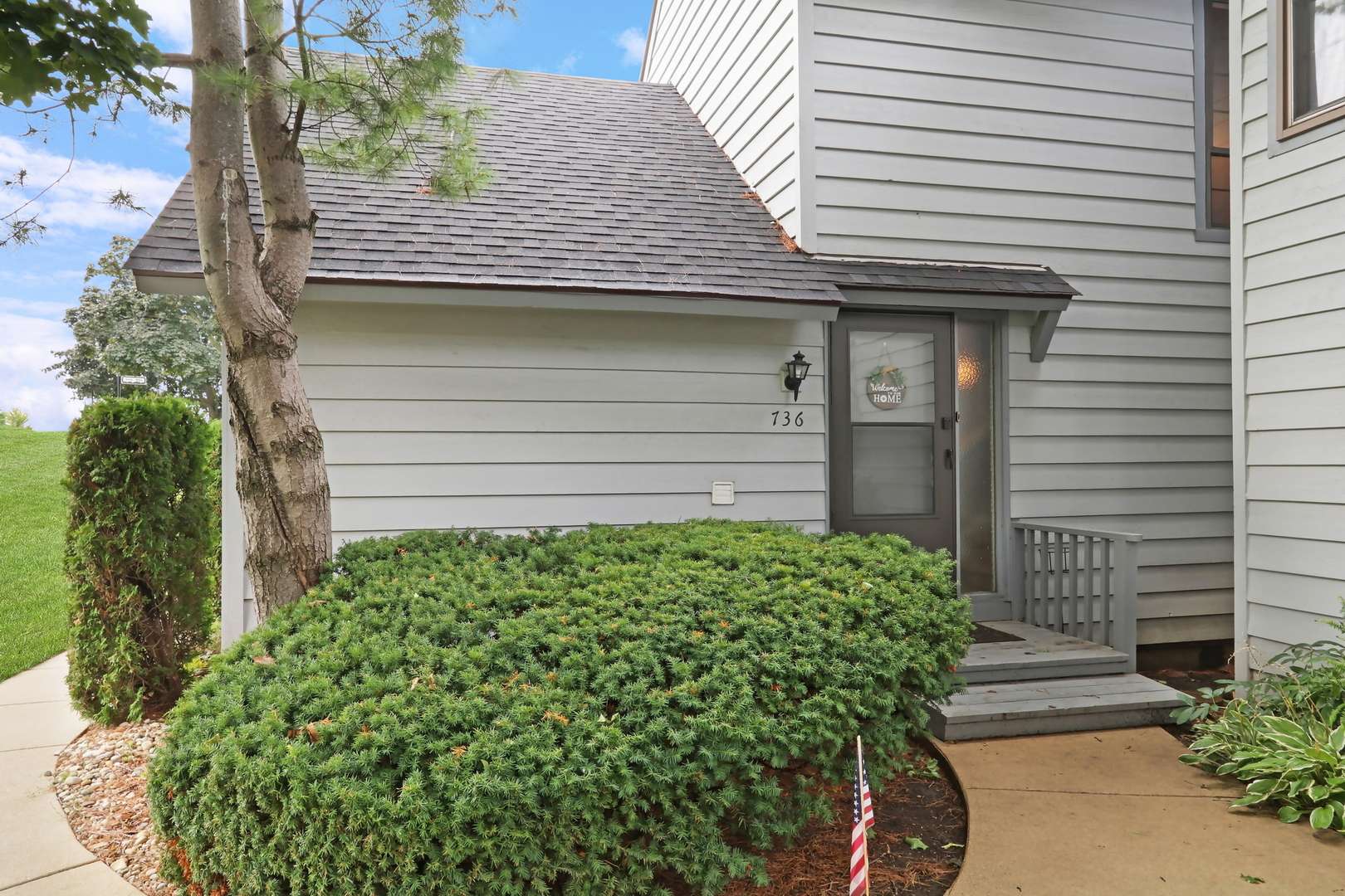 736 Glen WAY, Gurnee, IL 60031