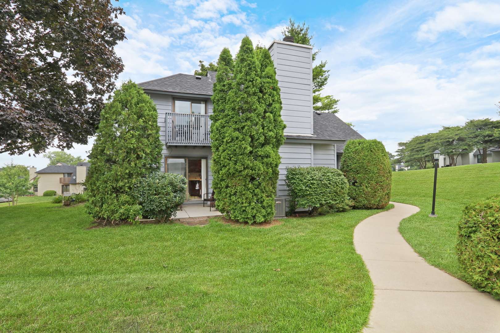 736 Glen WAY, Gurnee, IL 60031