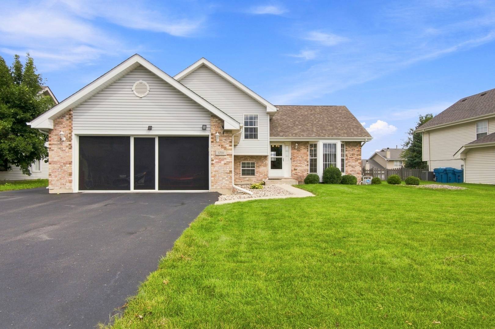 5734 W Roosevelt ST, Monee, IL 60449