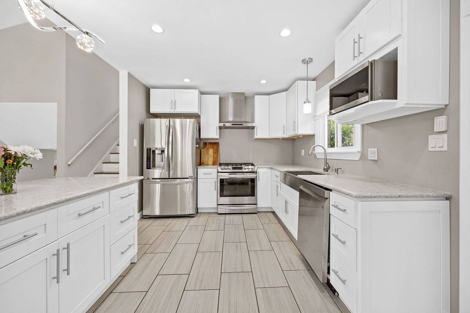 8104 Gross Point RD, Morton Grove, IL 60053