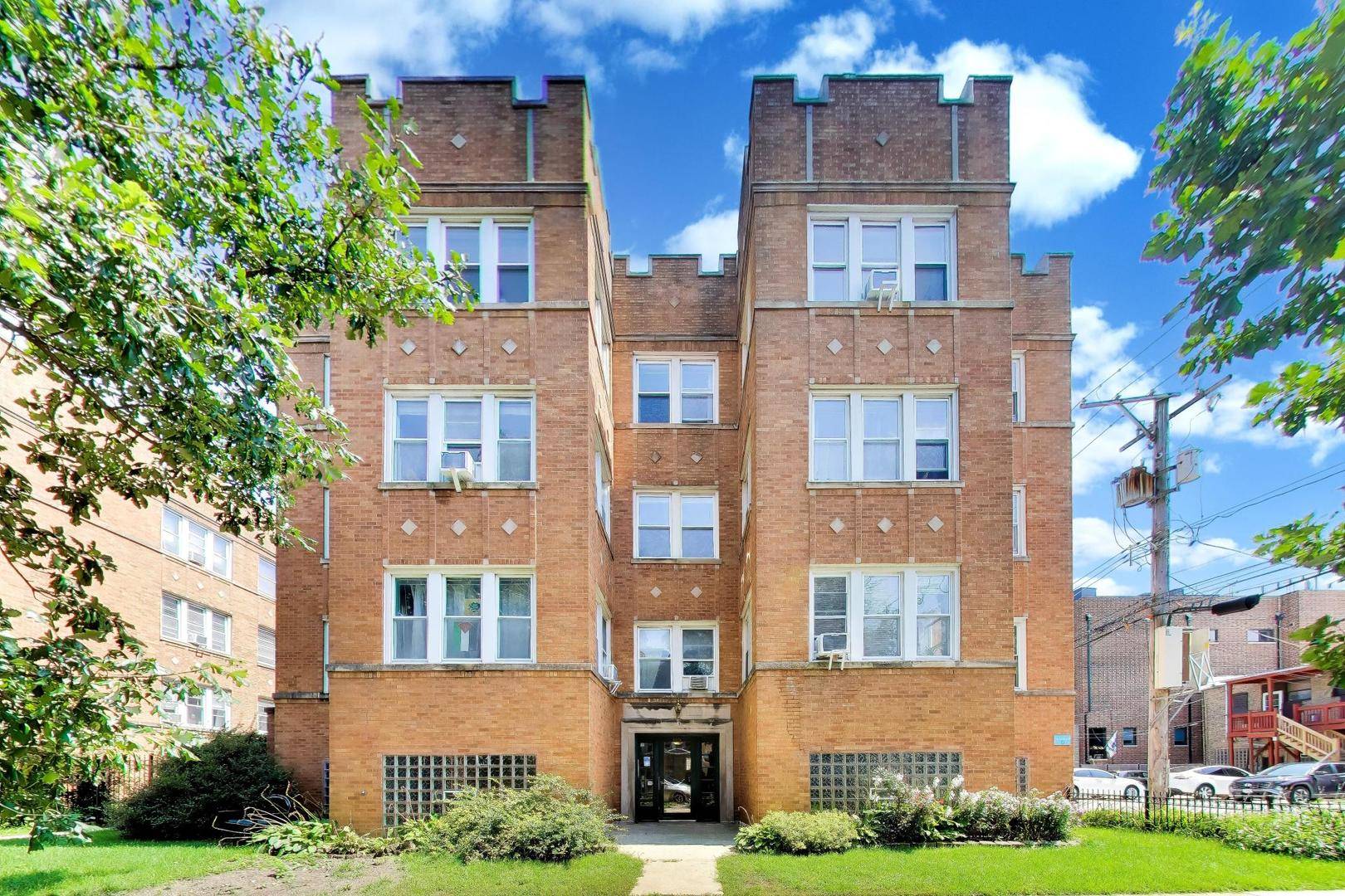 4419 N Whipple ST #2B, Chicago, IL 60625