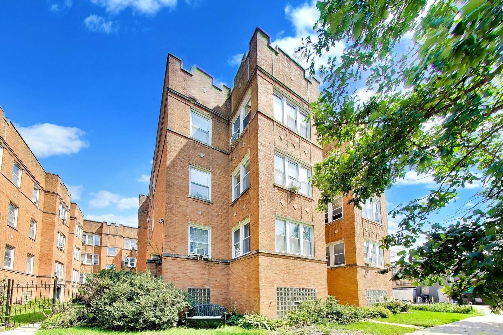 4419 N Whipple ST #2B, Chicago, IL 60625