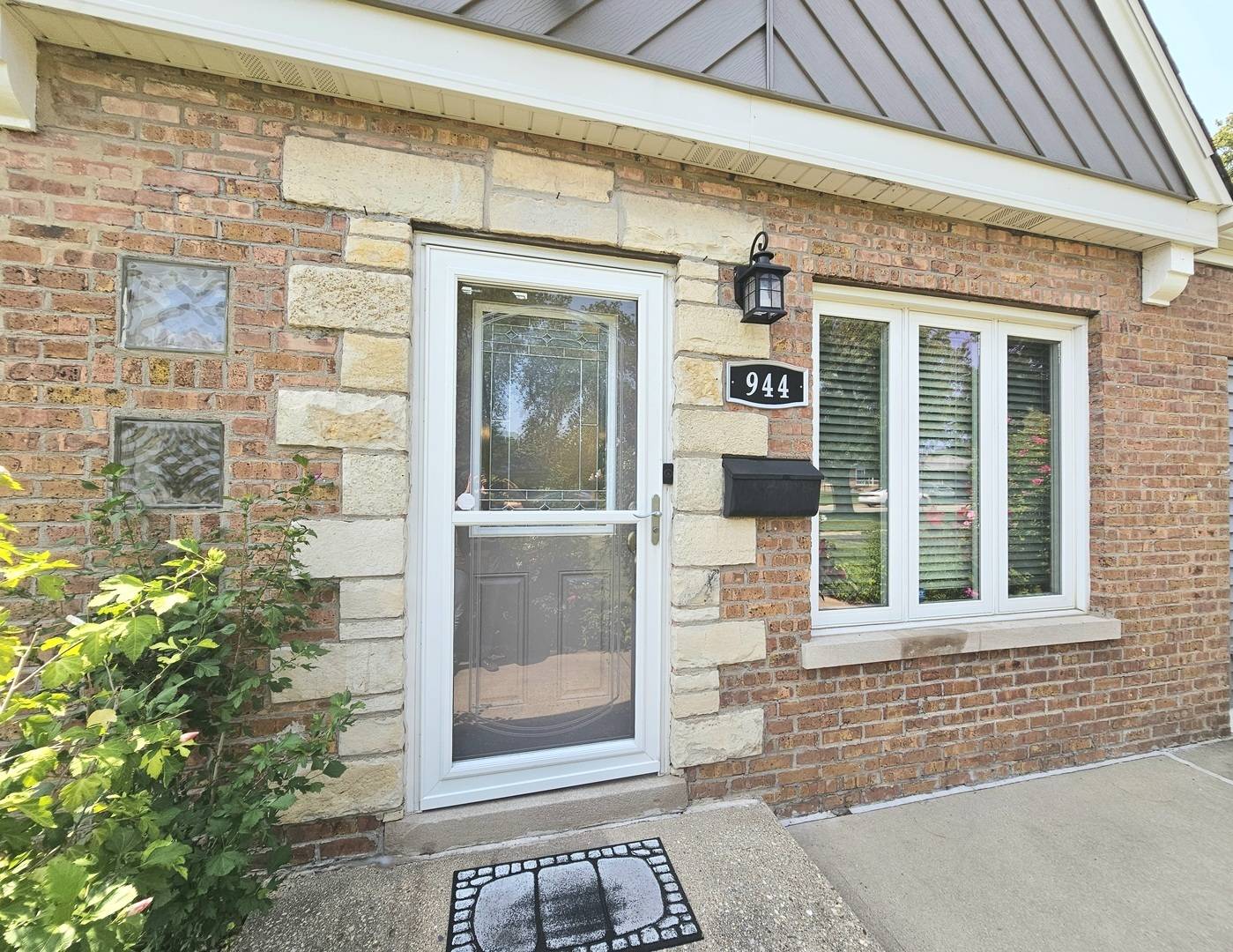 944 S Ardmore AVE, Villa Park, IL 60181