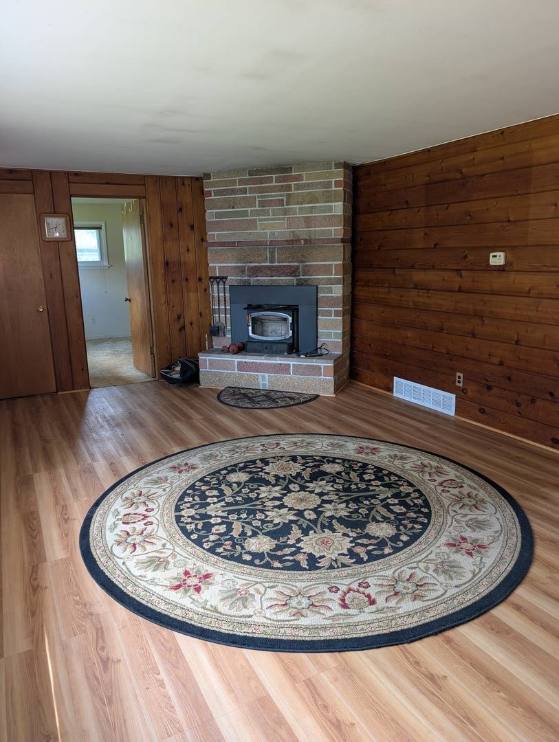 3815 W Lake Shore DR, Wonder Lake, IL 60097