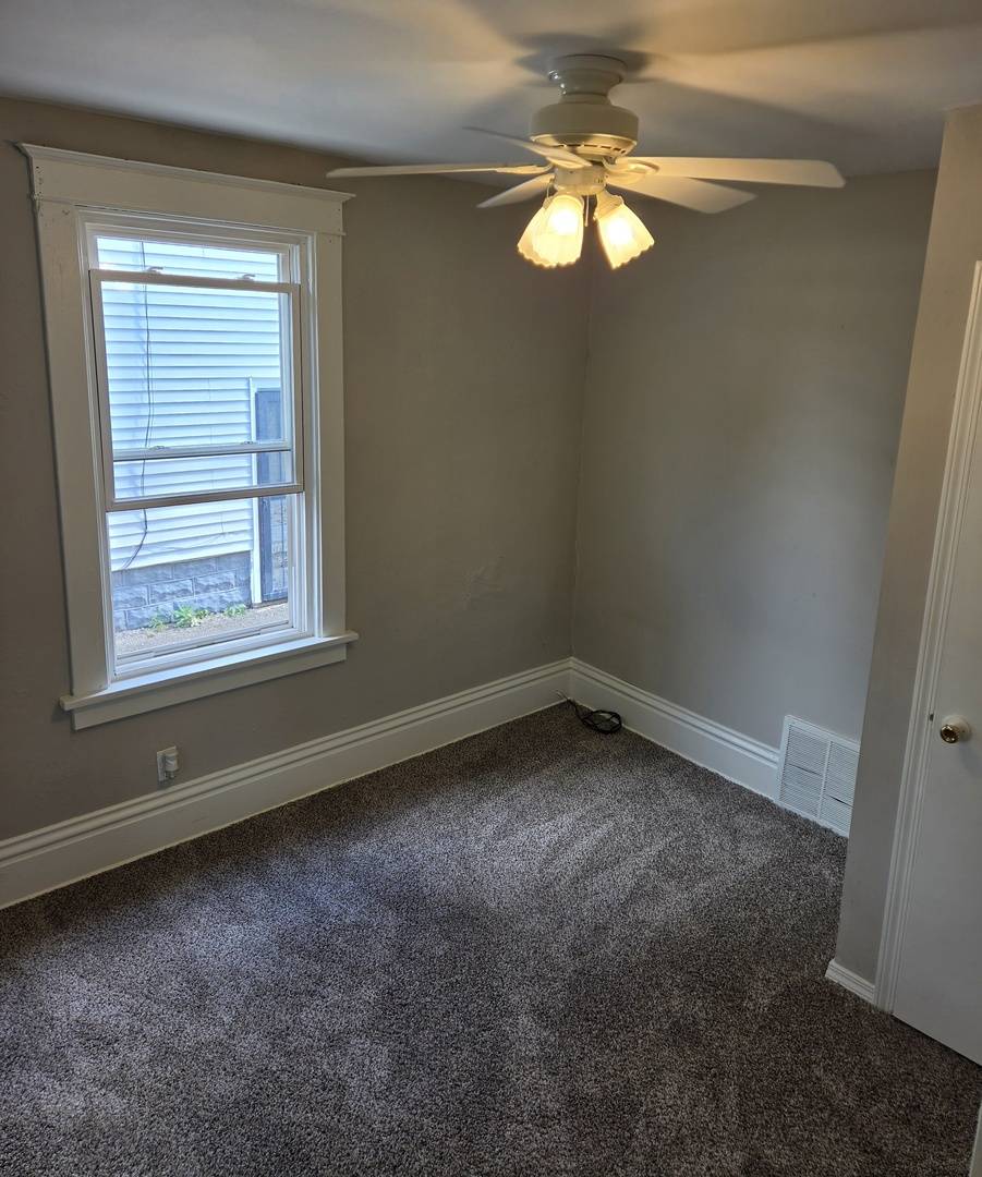 765 Columbia ST, Aurora, IL 60505