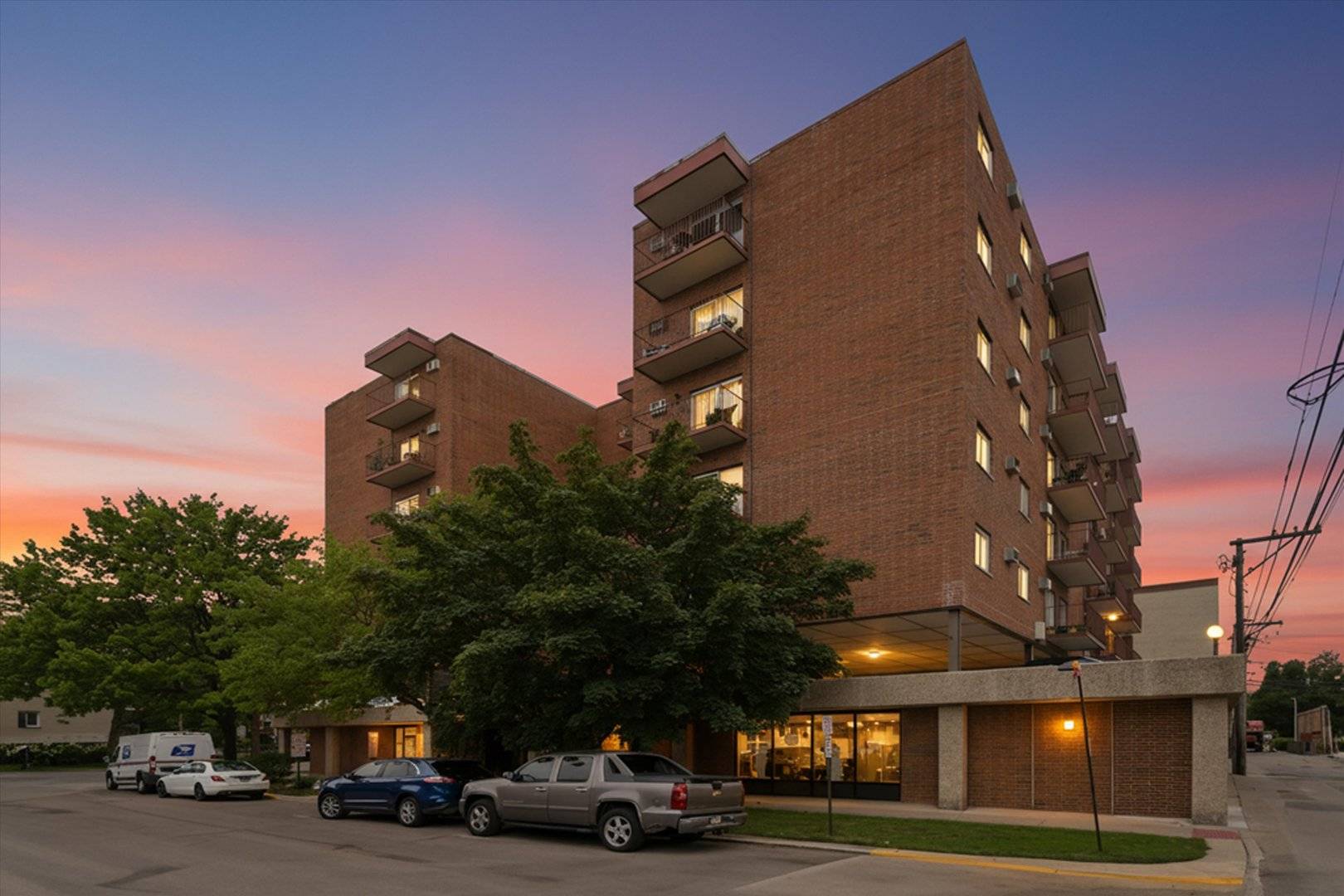 7830 W North AVE #710, Elmwood Park, IL 60707