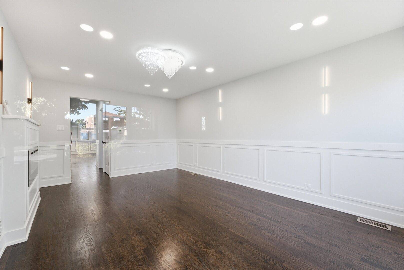 657 E 100th PL, Chicago, IL 60628