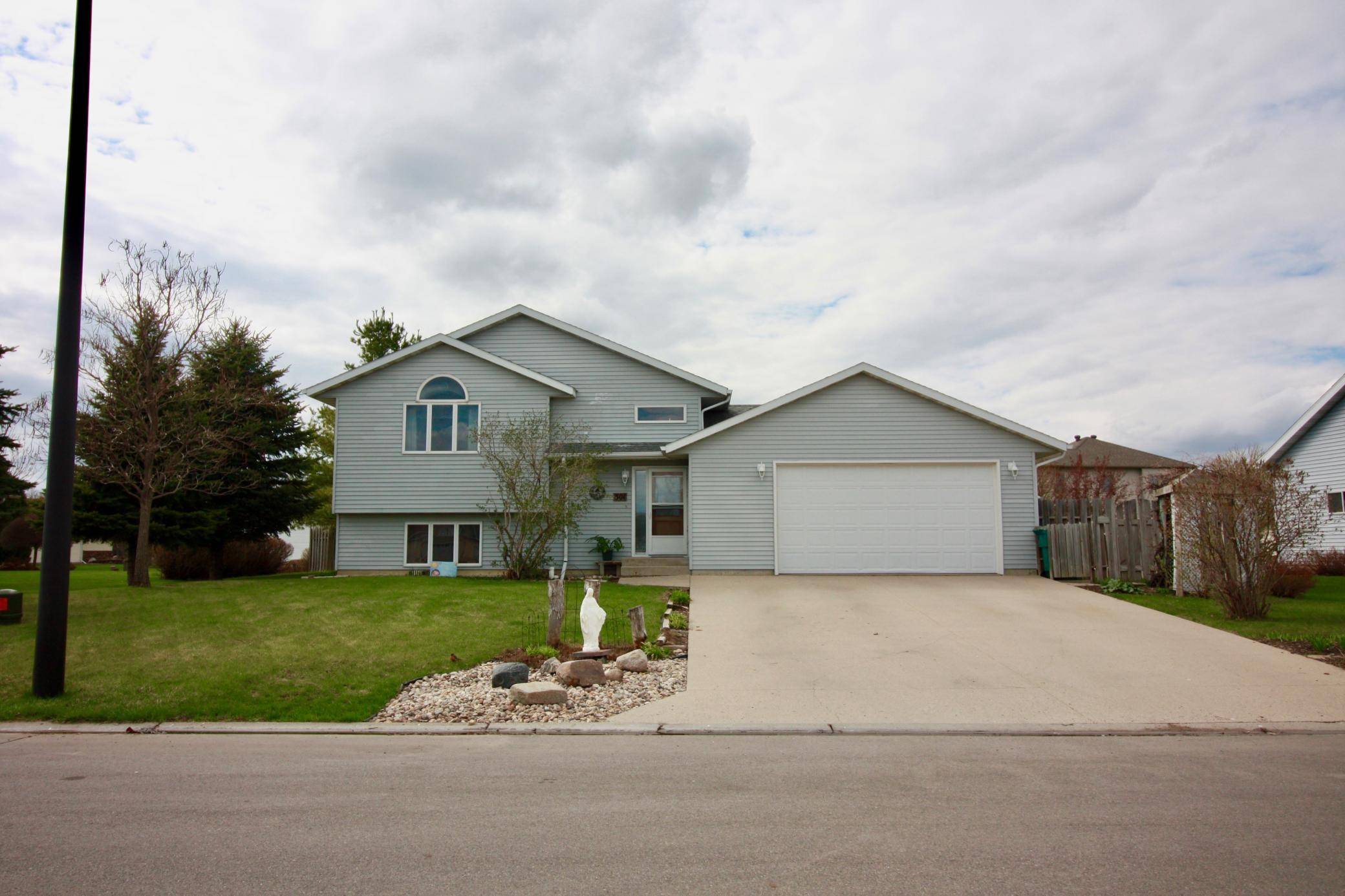 301 15th ST N, Breckenridge, MN 56520