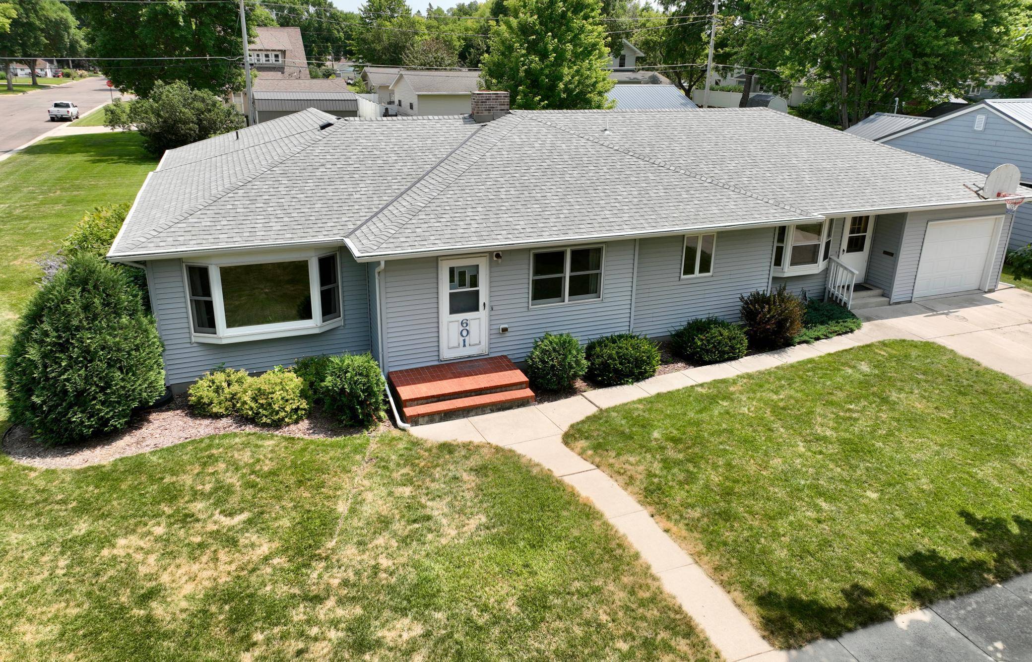 601 S 10th ST, Olivia, MN 56277