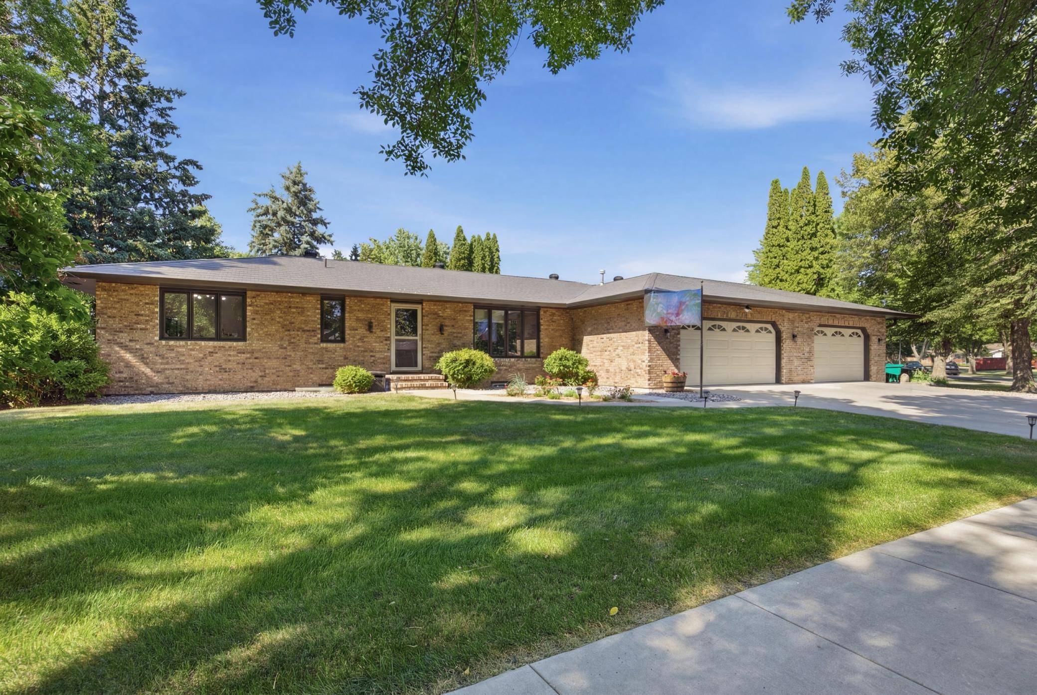 42 36th AVE N, Fargo, ND 58102