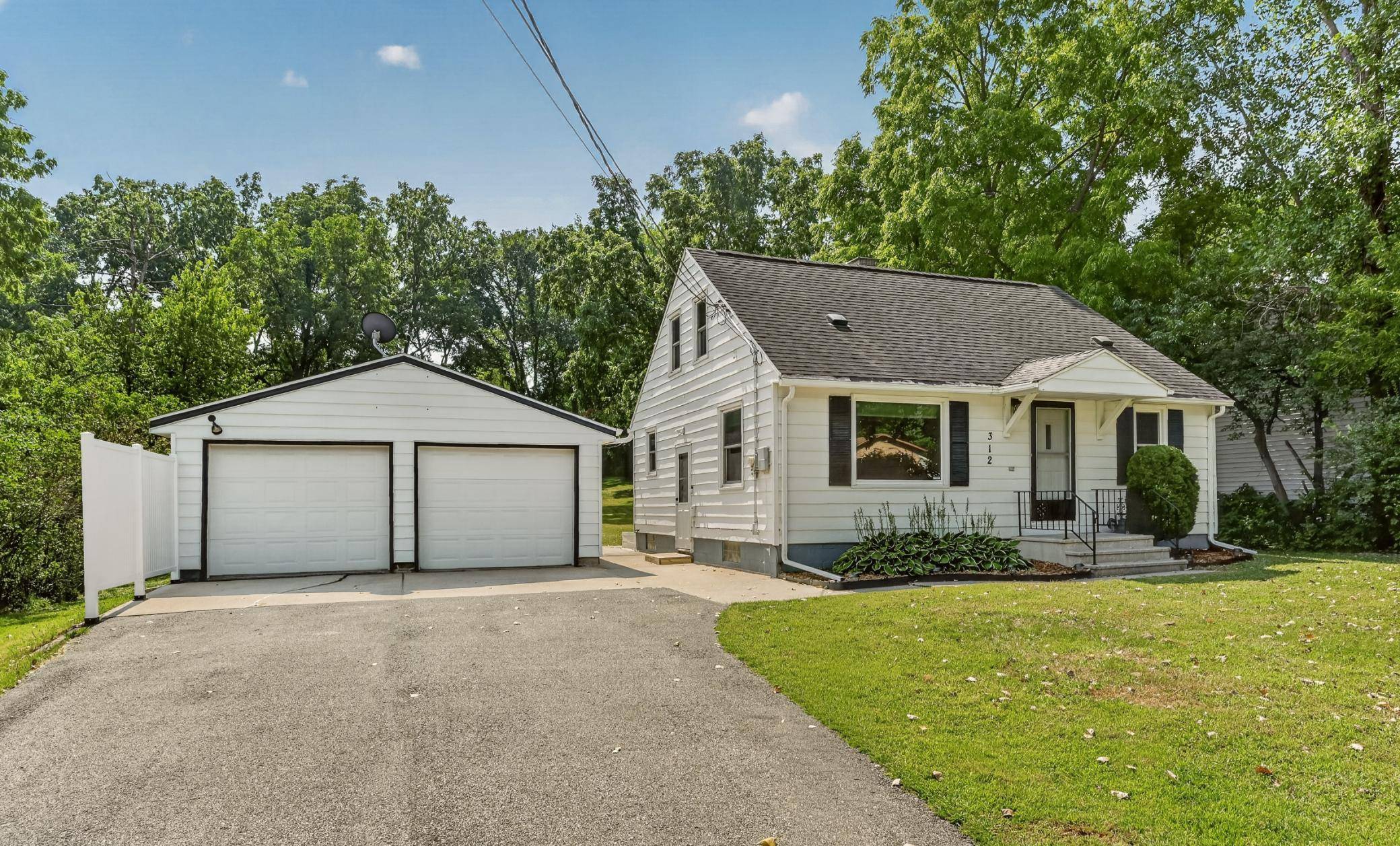 312 21st ST SW, Rochester, MN 55902