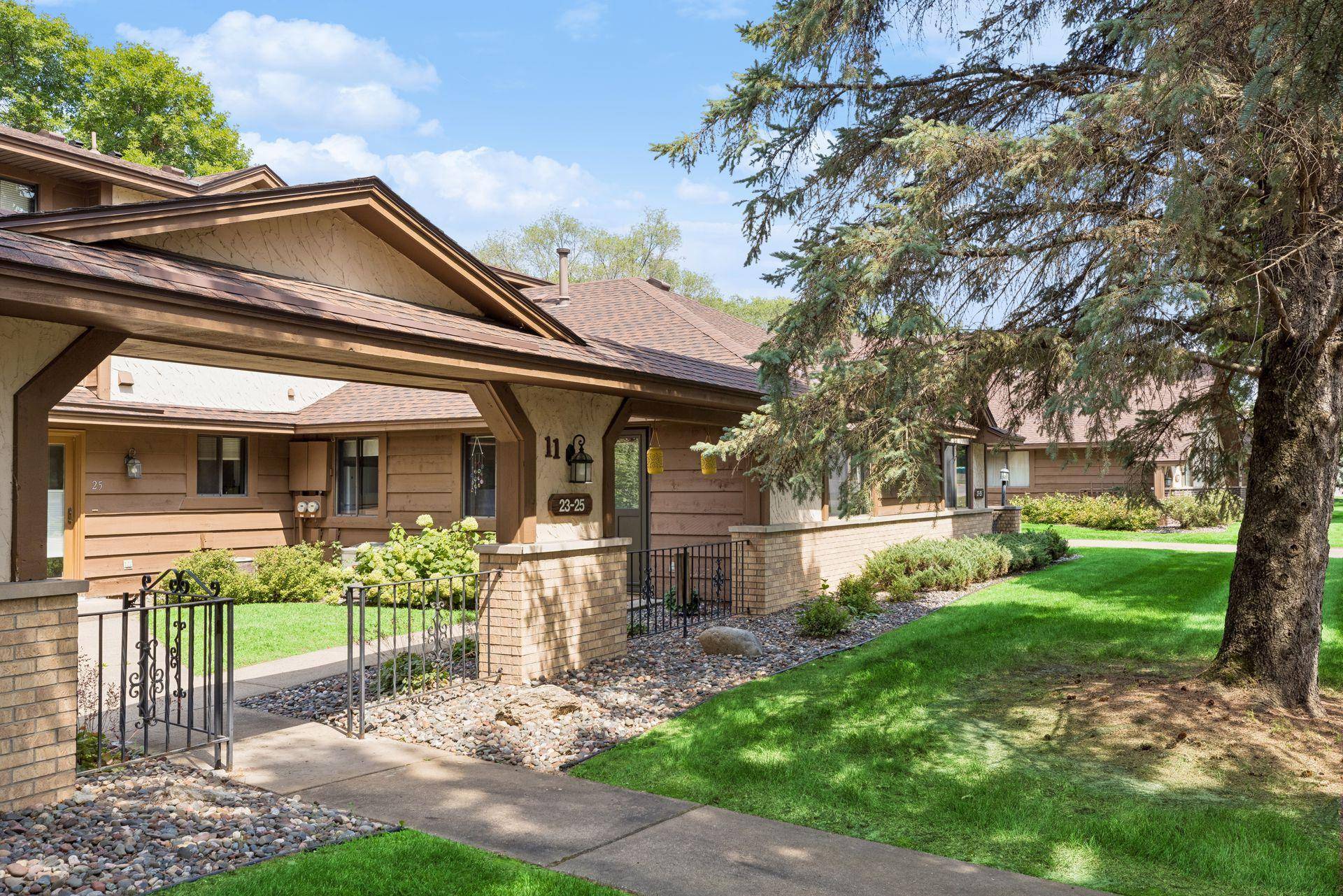 23 126th LN NW, Minneapolis, MN 55448