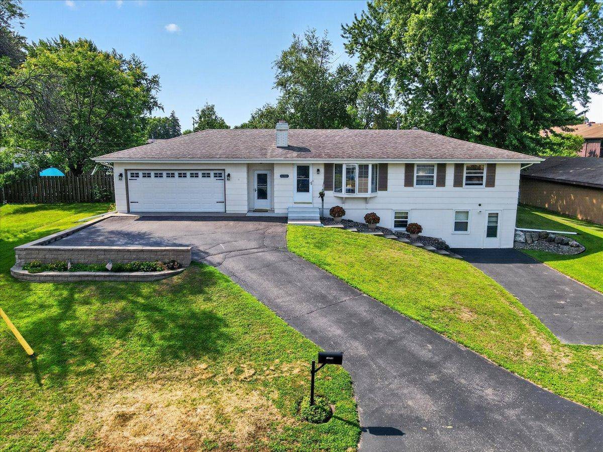 10707 Chowen CIR, Bloomington, MN 55431
