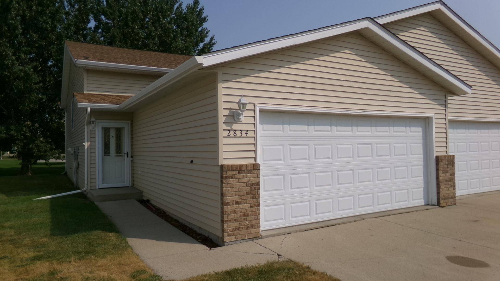 2834 Dakota Park CIR S, Fargo, ND 58104