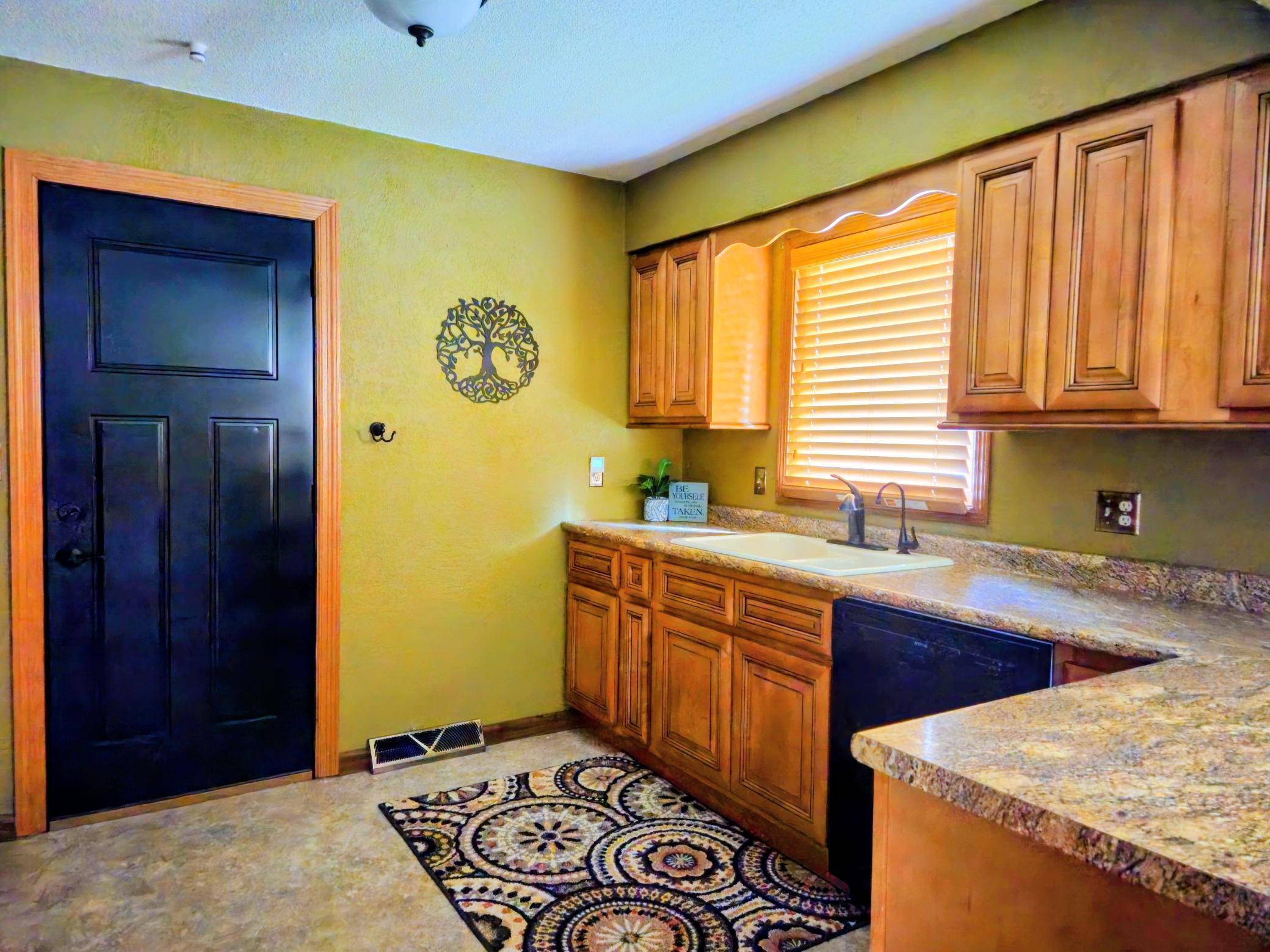 904 Willmar AVE SE, Willmar, MN 56201