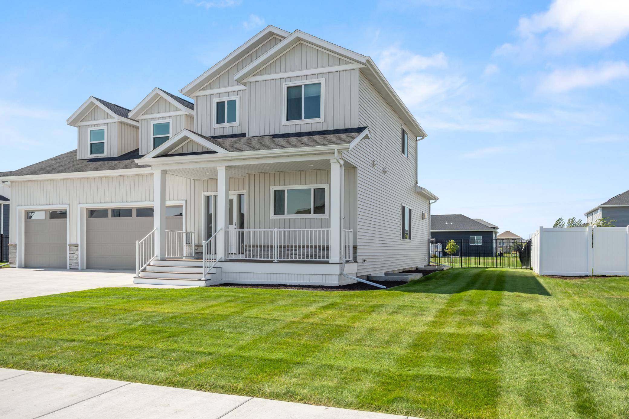 7469 Claire DR S, Fargo, ND 58104