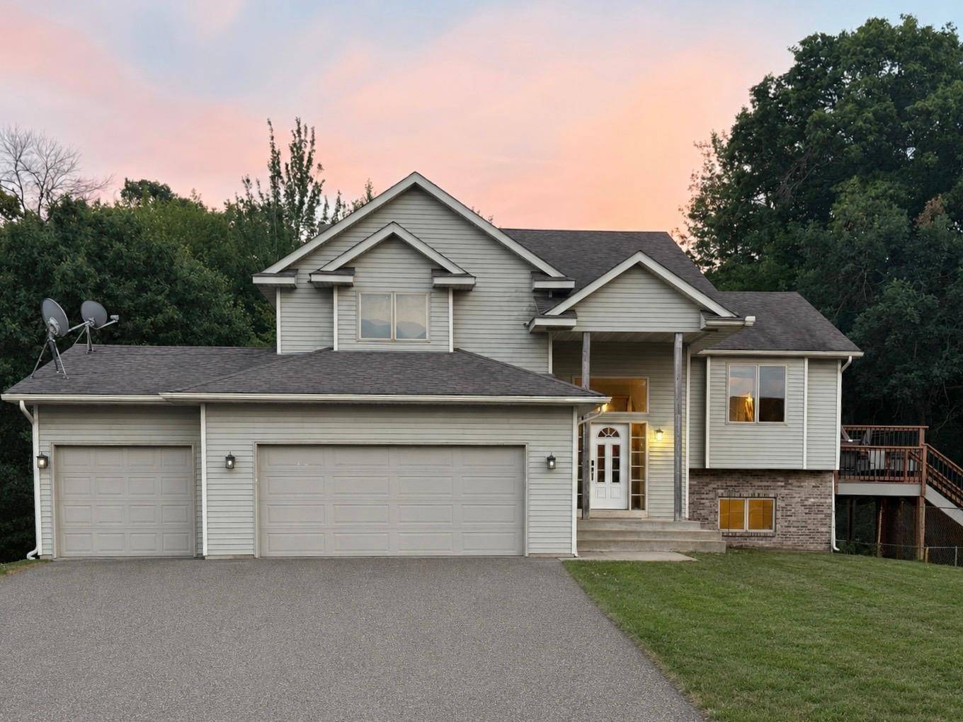 4648 209th AVE NE, East Bethel, MN 55011
