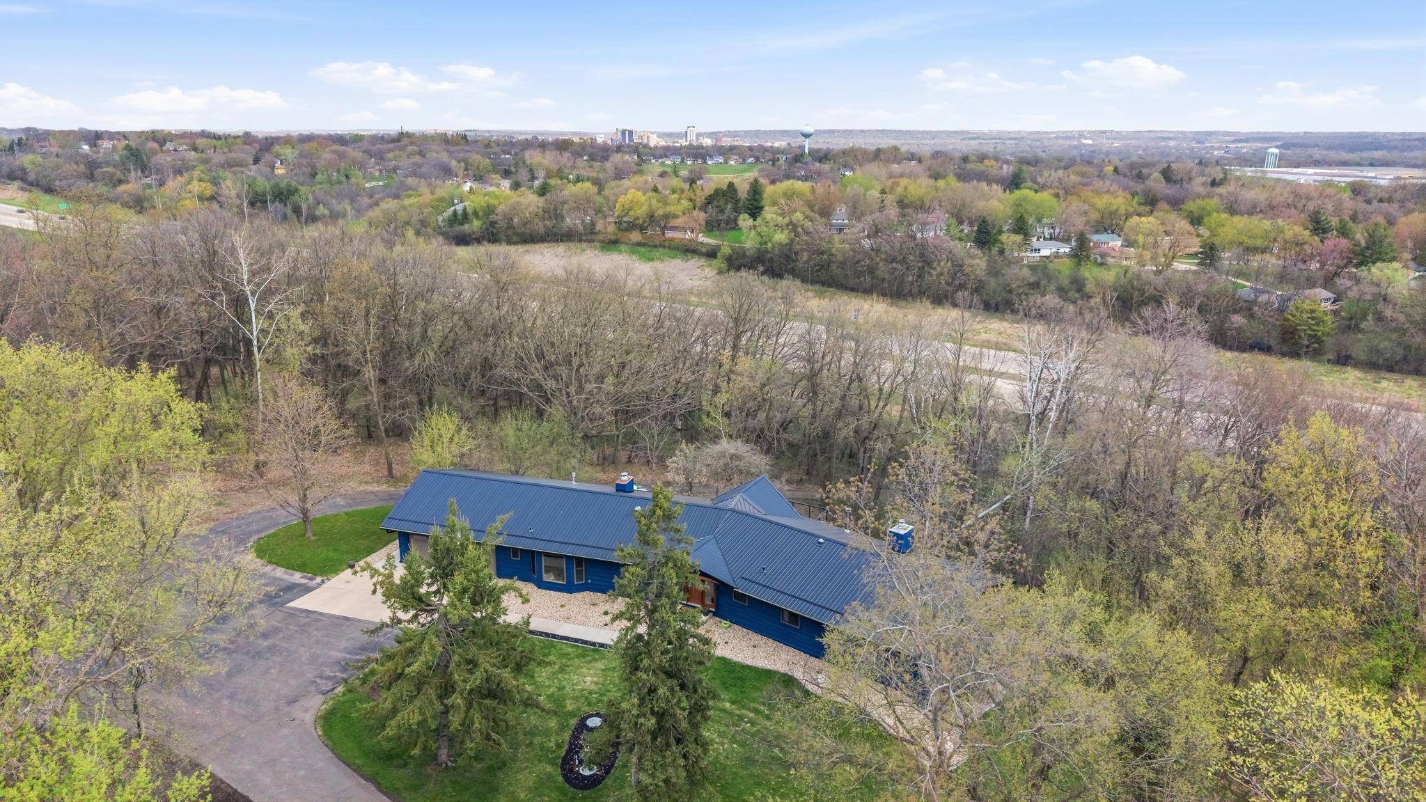 3015 Valleywood DR SW, Rochester, MN 55902