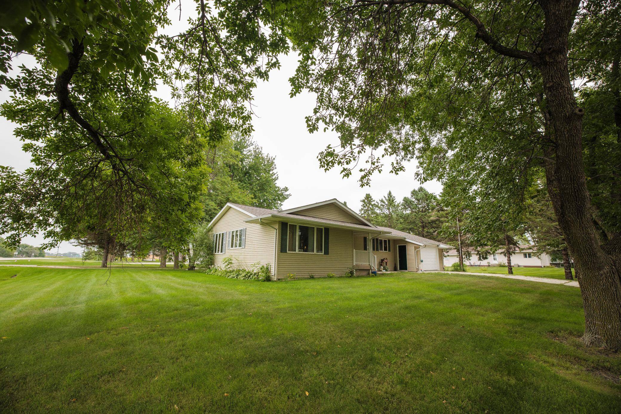 500 2nd ST E, Chokio, MN 56221