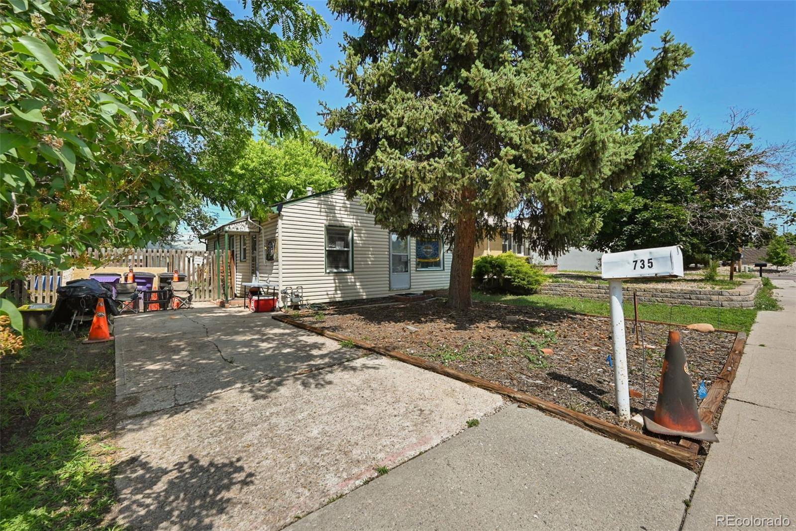 735 S Krameria ST, Denver, CO 80224