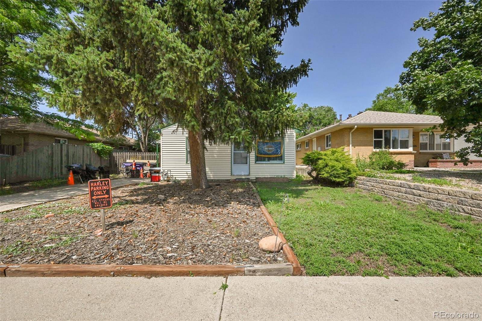 735 S Krameria ST, Denver, CO 80224
