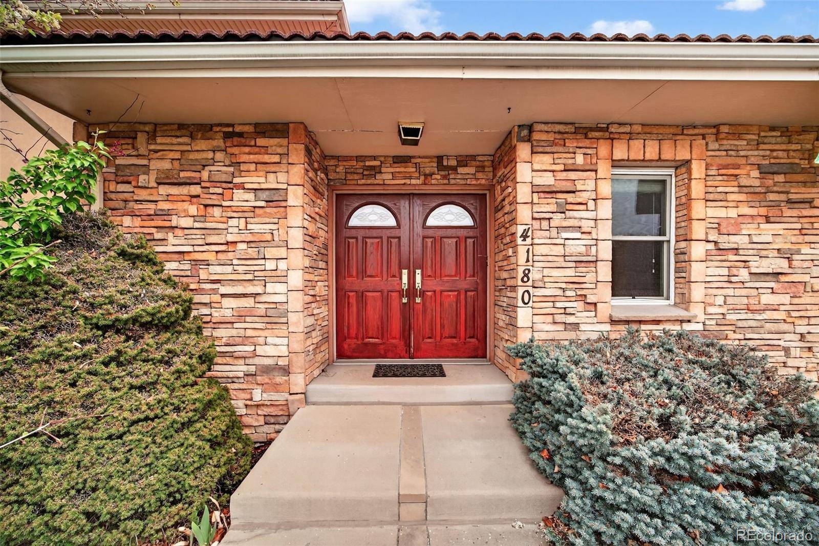 4180 S Monaco Pkwy, Denver, CO 80237