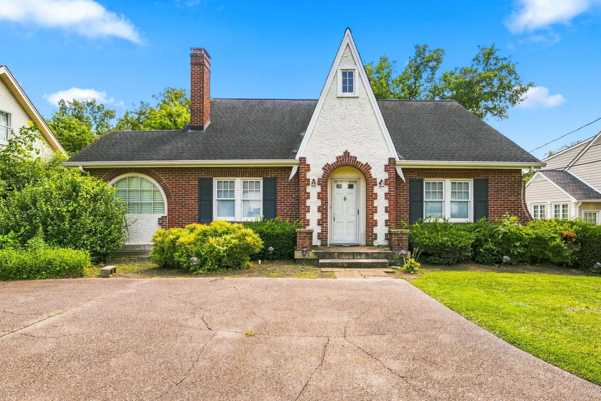 1621 S Observatory Dr, Nashville, TN 37215