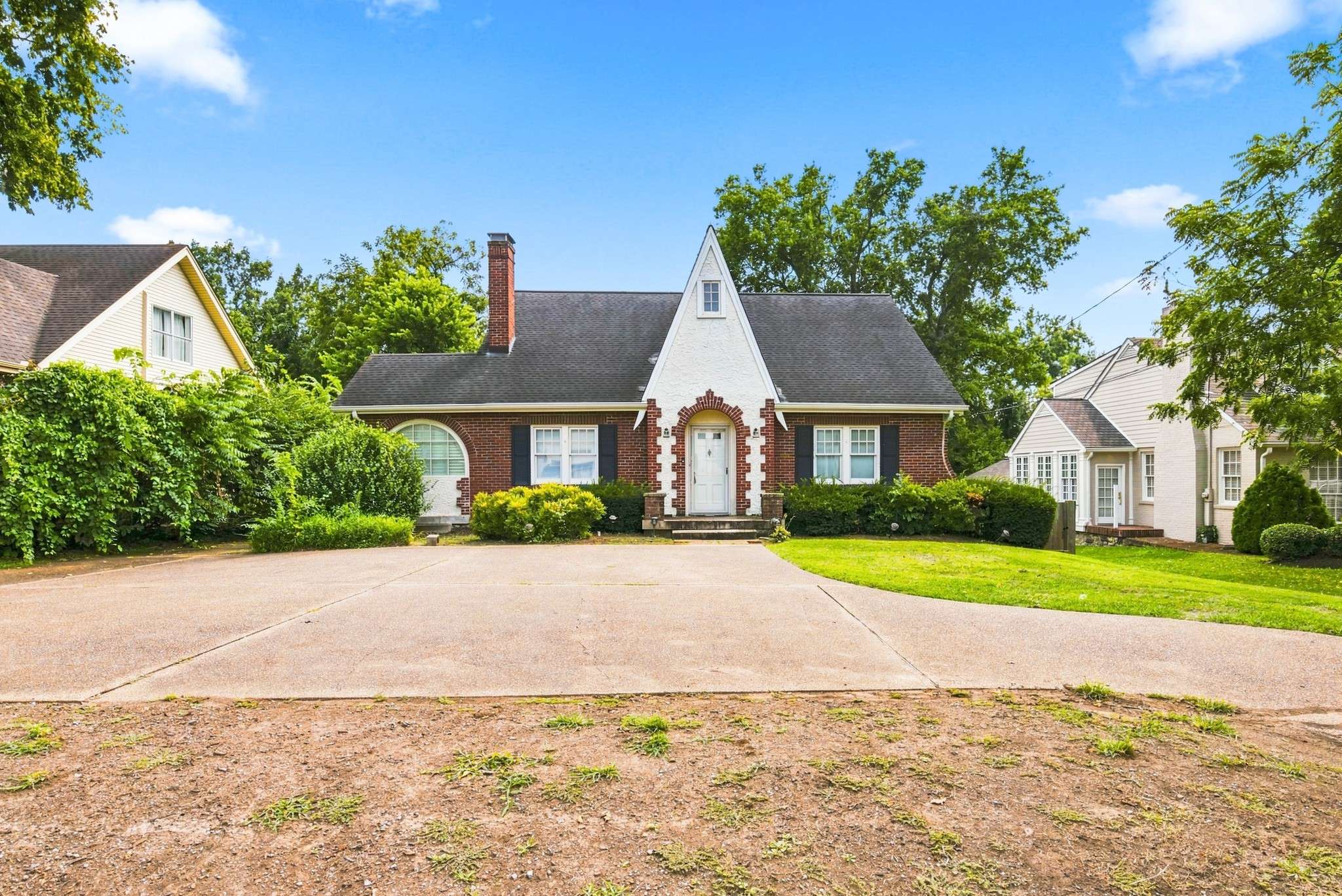 1621 S Observatory Dr, Nashville, TN 37215