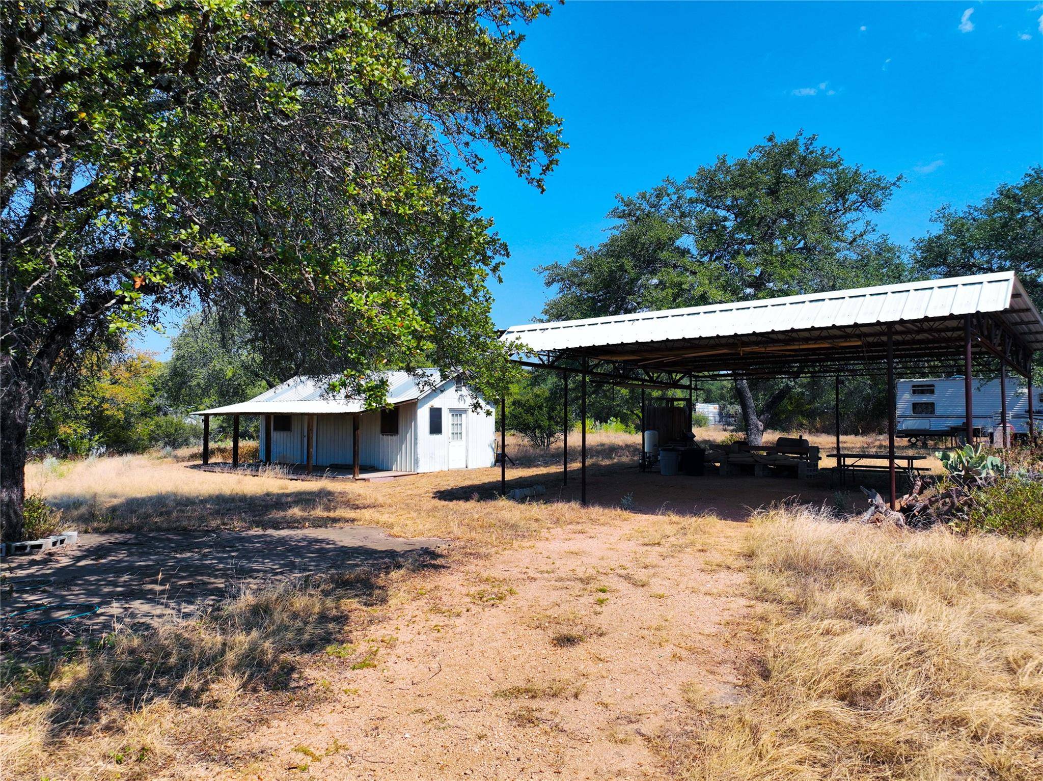 25000 Andrew DR, Spicewood, TX 78669