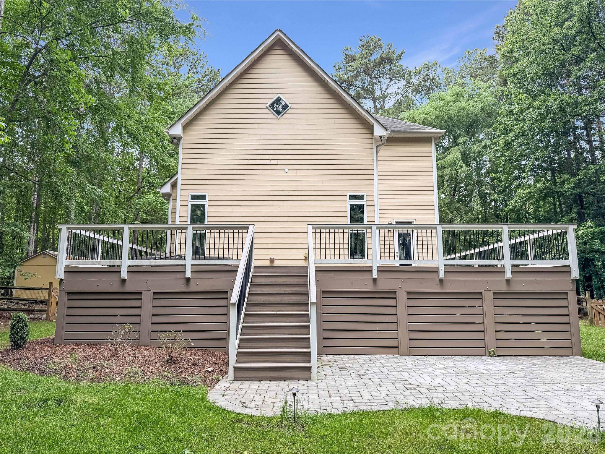 405 Isle Of Pines RD, Mooresville, NC 28117