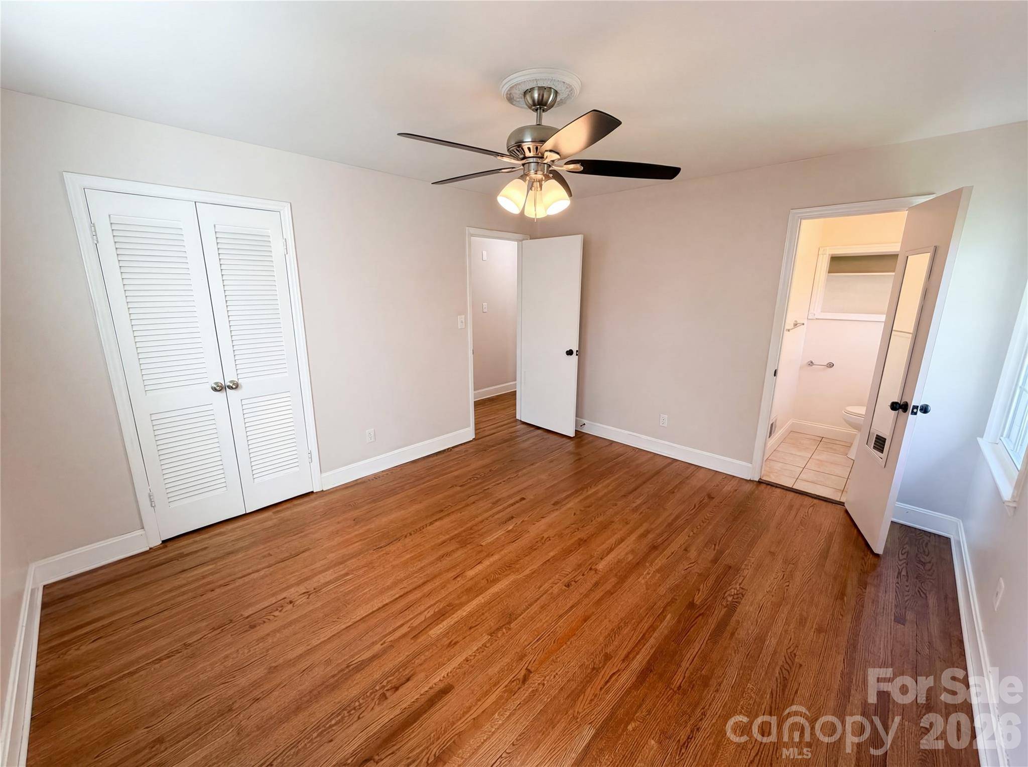 6621 Starcrest DR, Charlotte, NC 28210