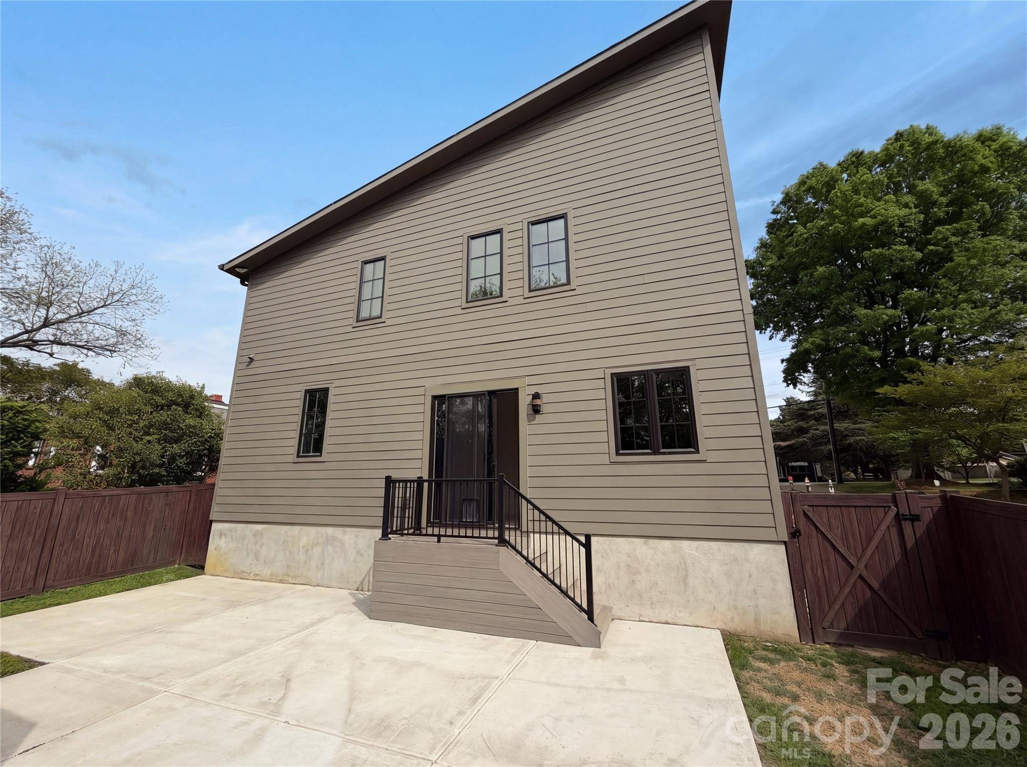 1609 Richland DR, Charlotte, NC 28205
