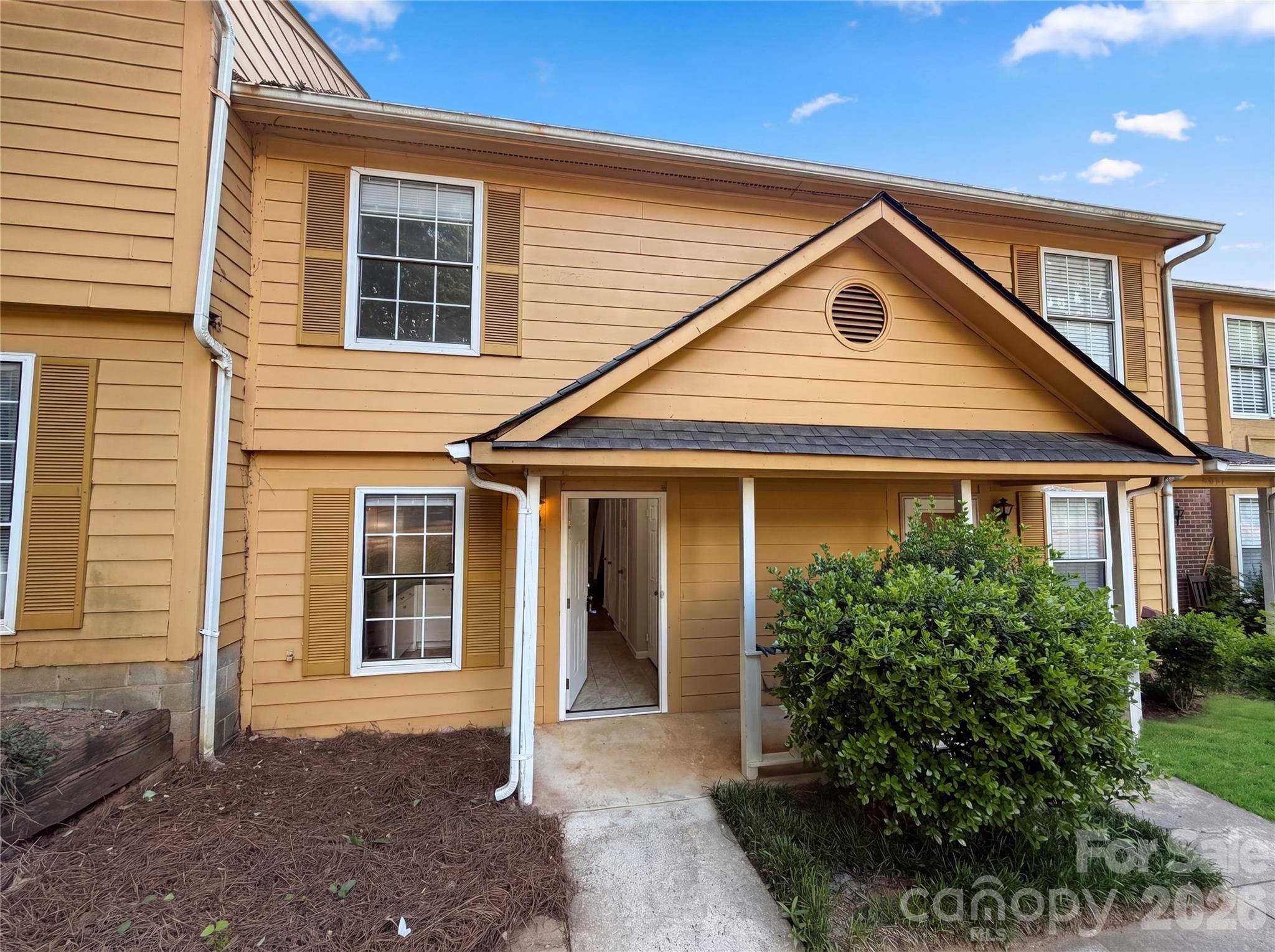 4037 Briarhill DR, Charlotte, NC 28215