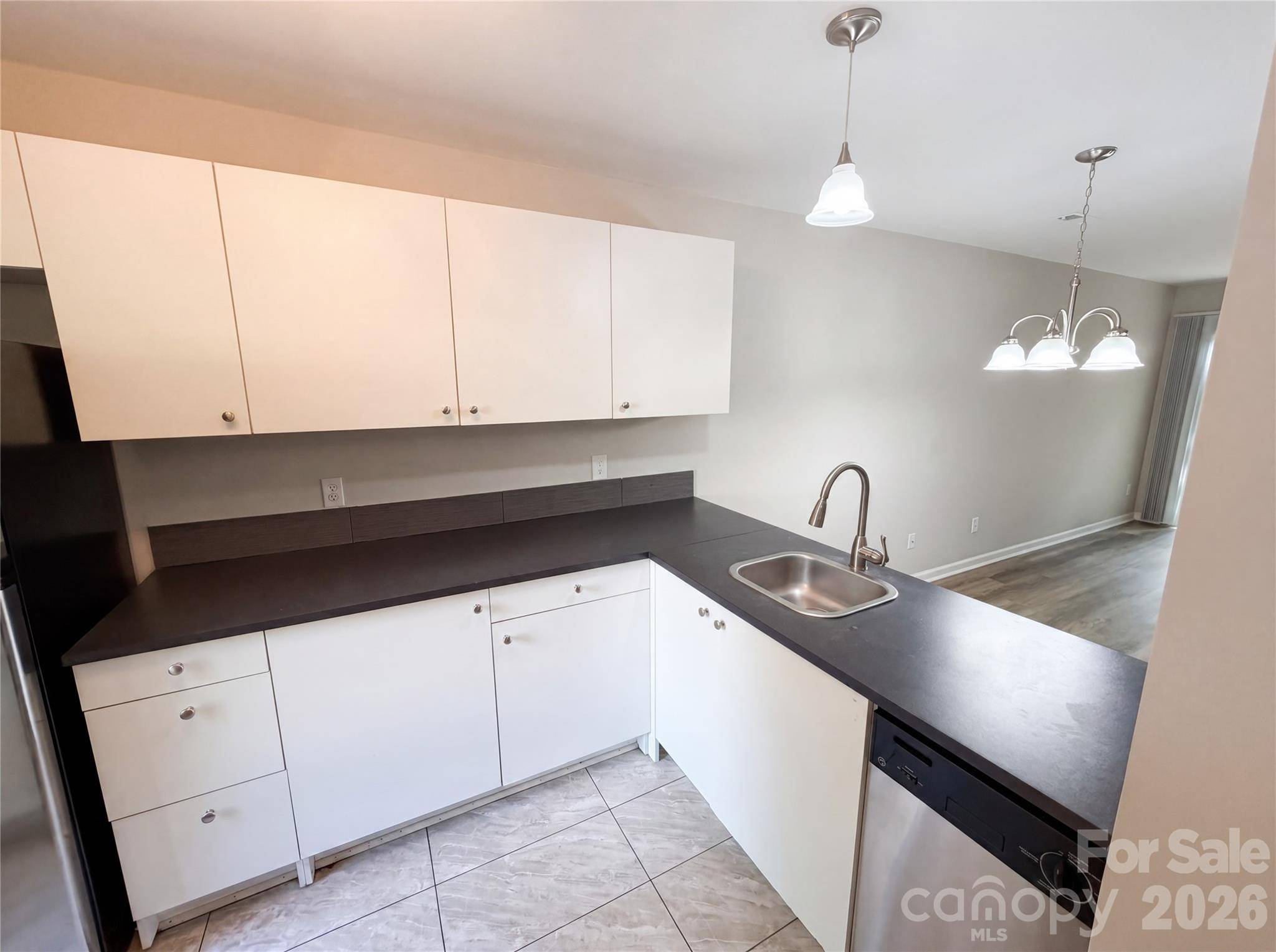 4037 Briarhill DR, Charlotte, NC 28215