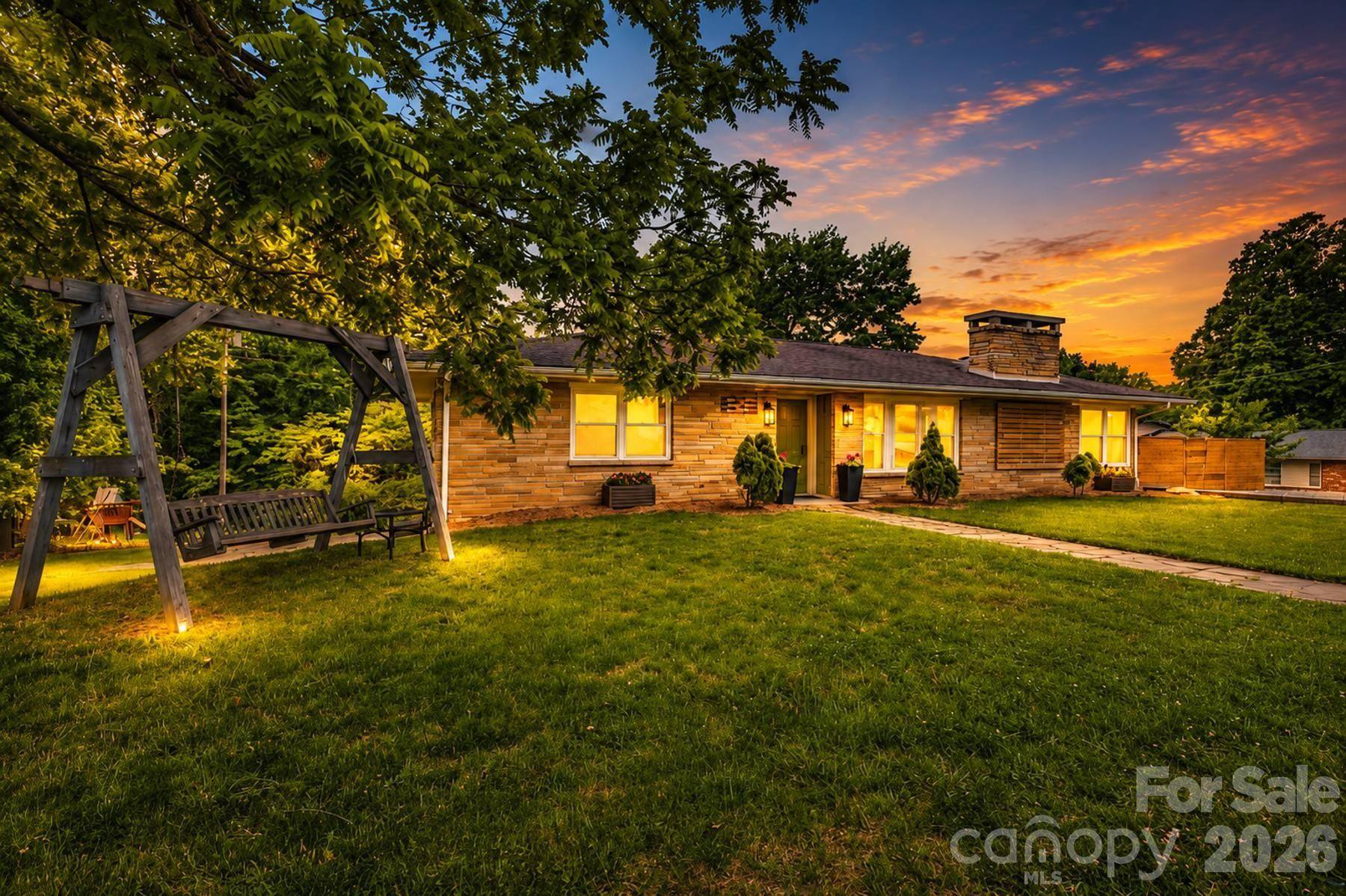 140 Dunbar ST, Bryson City, NC 28713