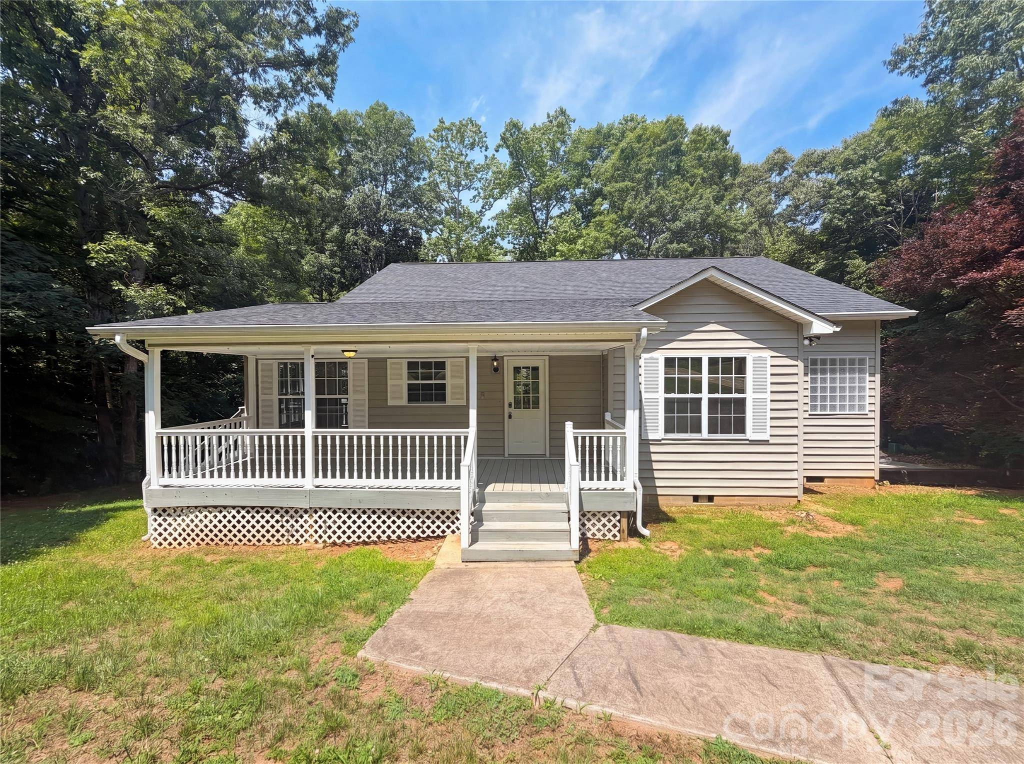 221 Grandview DR, Statesville, NC 28677