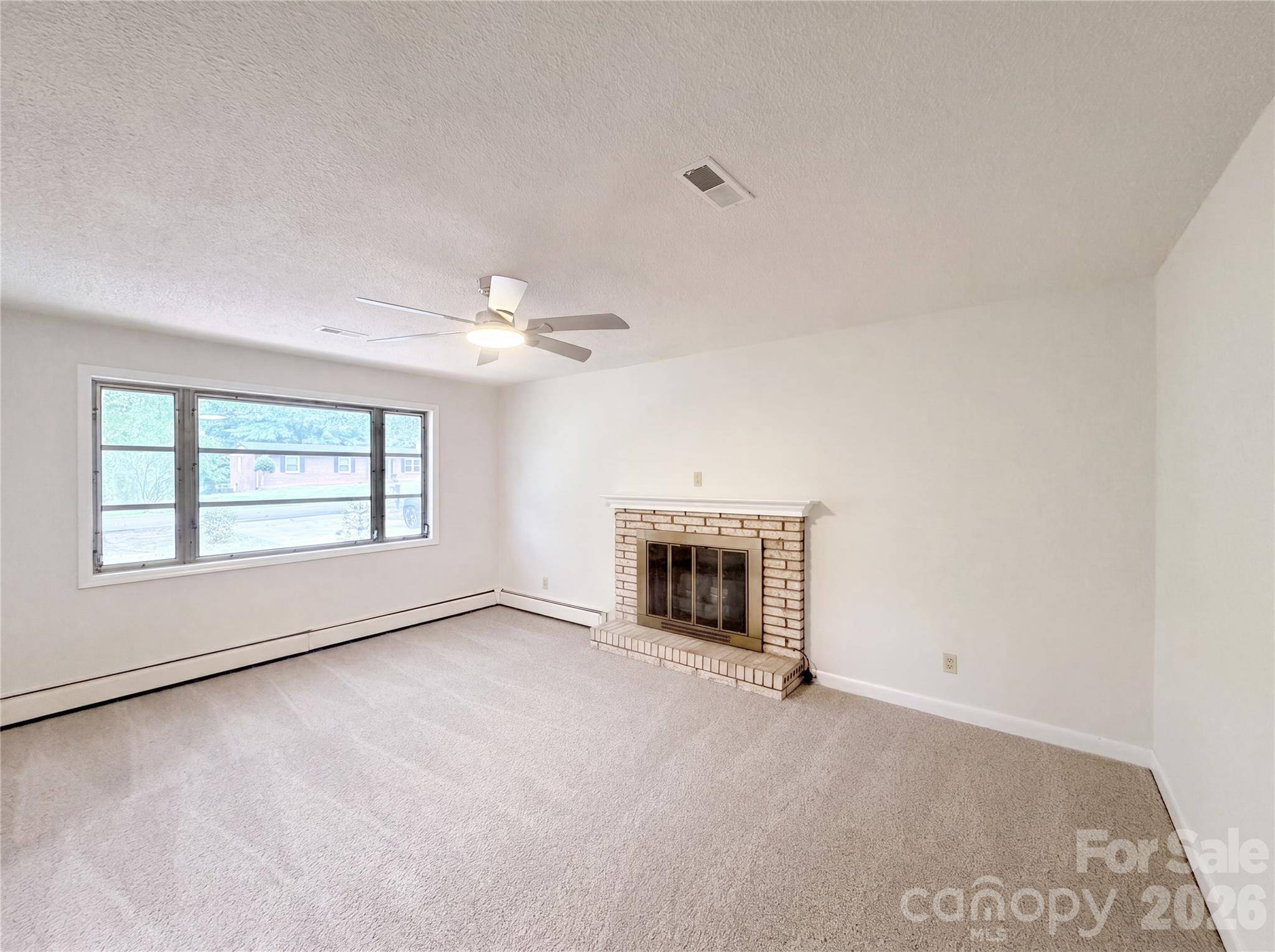 1580 W Cloaninger AVE, Statesville, NC 28625