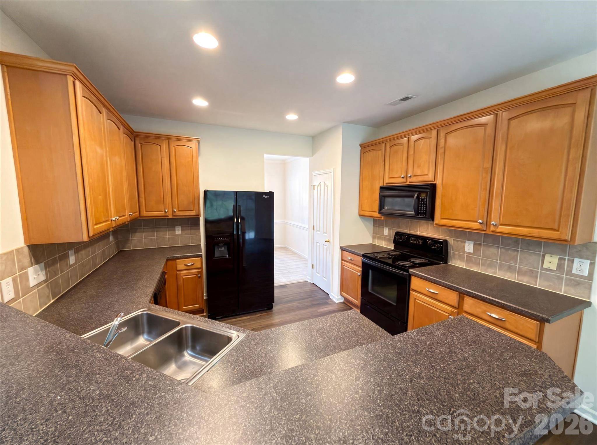 17240 Westmill LN, Charlotte, NC 28277