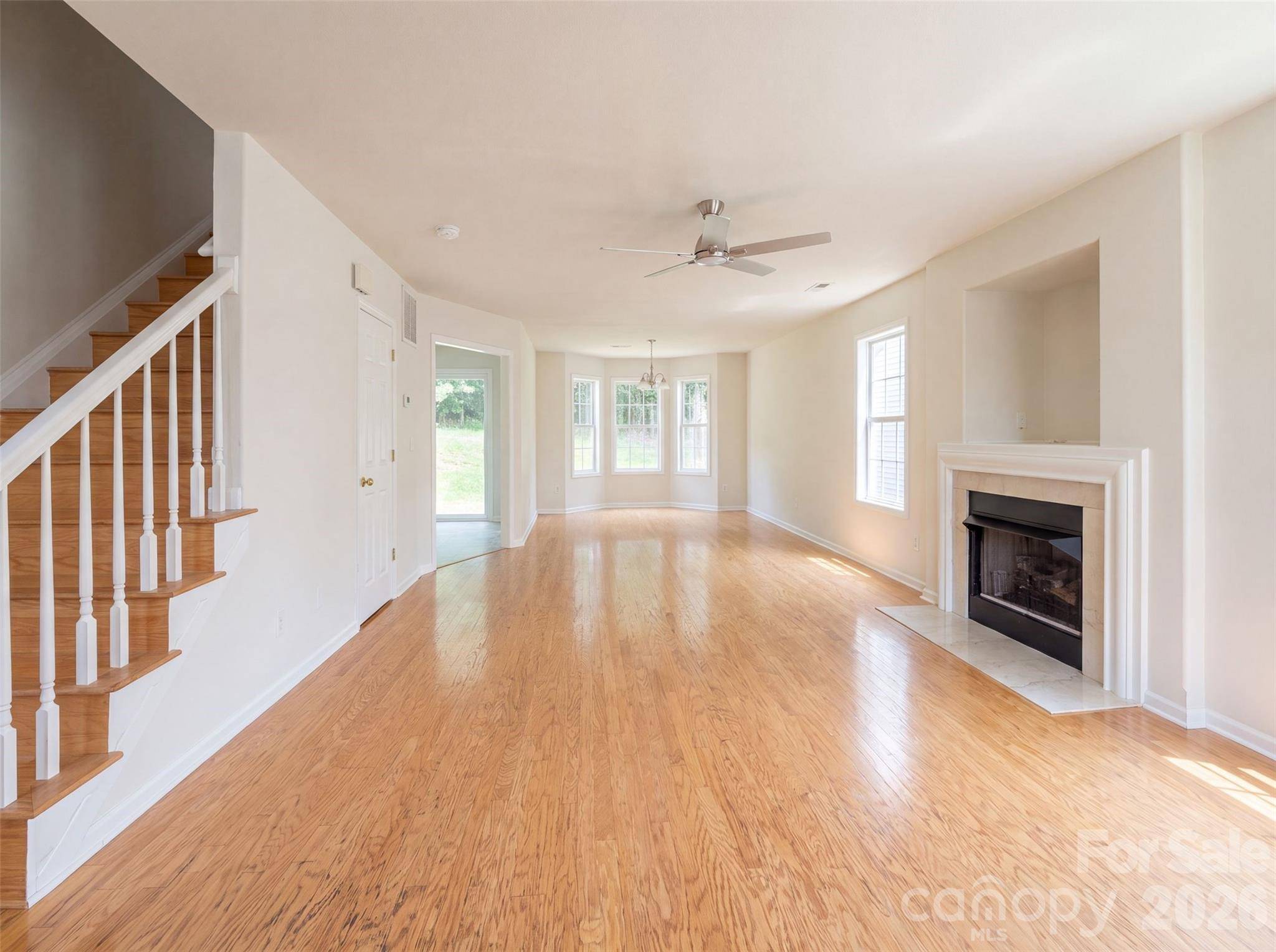 5714 Waverly Lynn LN, Charlotte, NC 28269